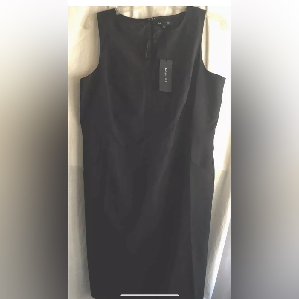 58. Mynt 1792 Women’s Dress Blk Polyester Vneck S/ Slv Sheath Dress Size 22 Nwt